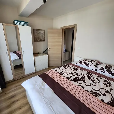 апартамент 52 *